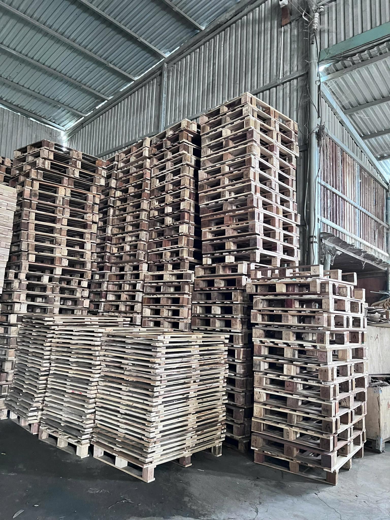 Pallet gỗ