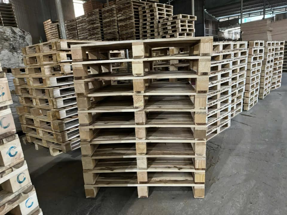 Pallet gỗ