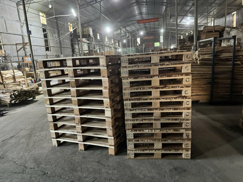 Pallet gỗ