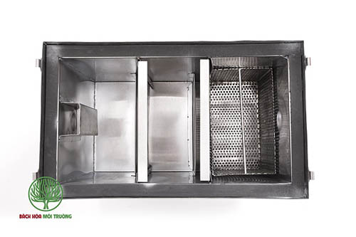 Cấu tạo bên trong bể tách mỡ công nghiệp 1500 lít - Inox Bách Hóa Môi Trường - Công Ty TNHH Thương Mại Bách Hóa Môi Trường