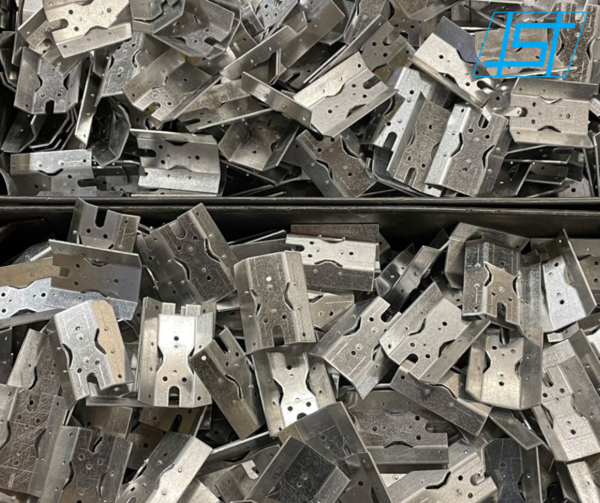 Sản phẩm đột dập kim loại - Cơ Khí Sunghwa Precision - Công Ty TNHH Sunghwa Precision Việt Nam