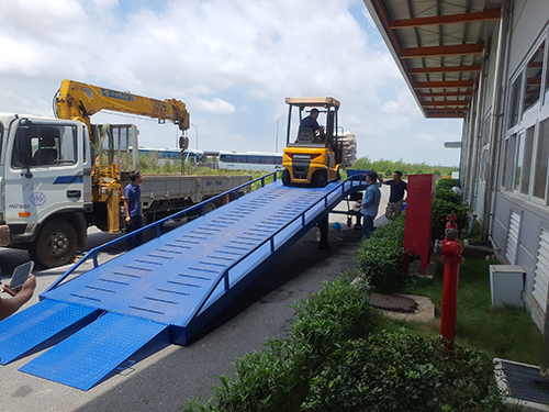 Cầu lên Container