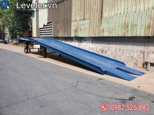 Cầu lên Container