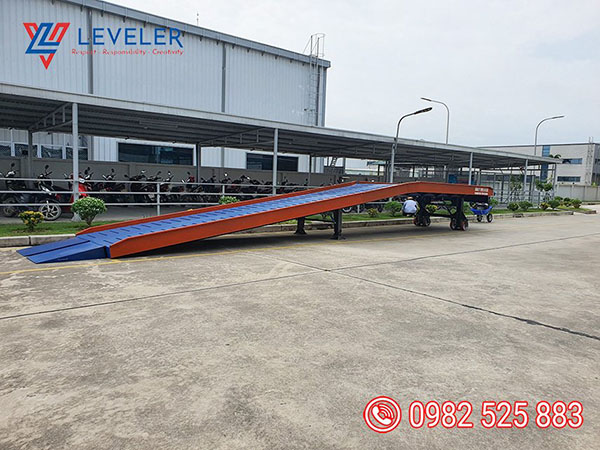 Cầu lên Container