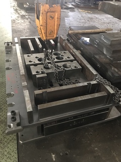 Gia công khuôn dập