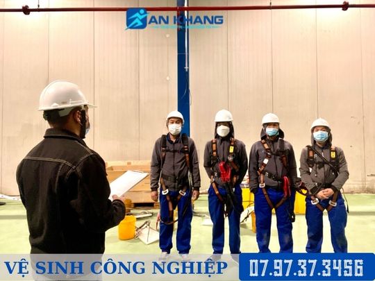 Dịch vụ vệ sinh công nghiệp