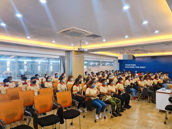 Lao động gia công sản xuất