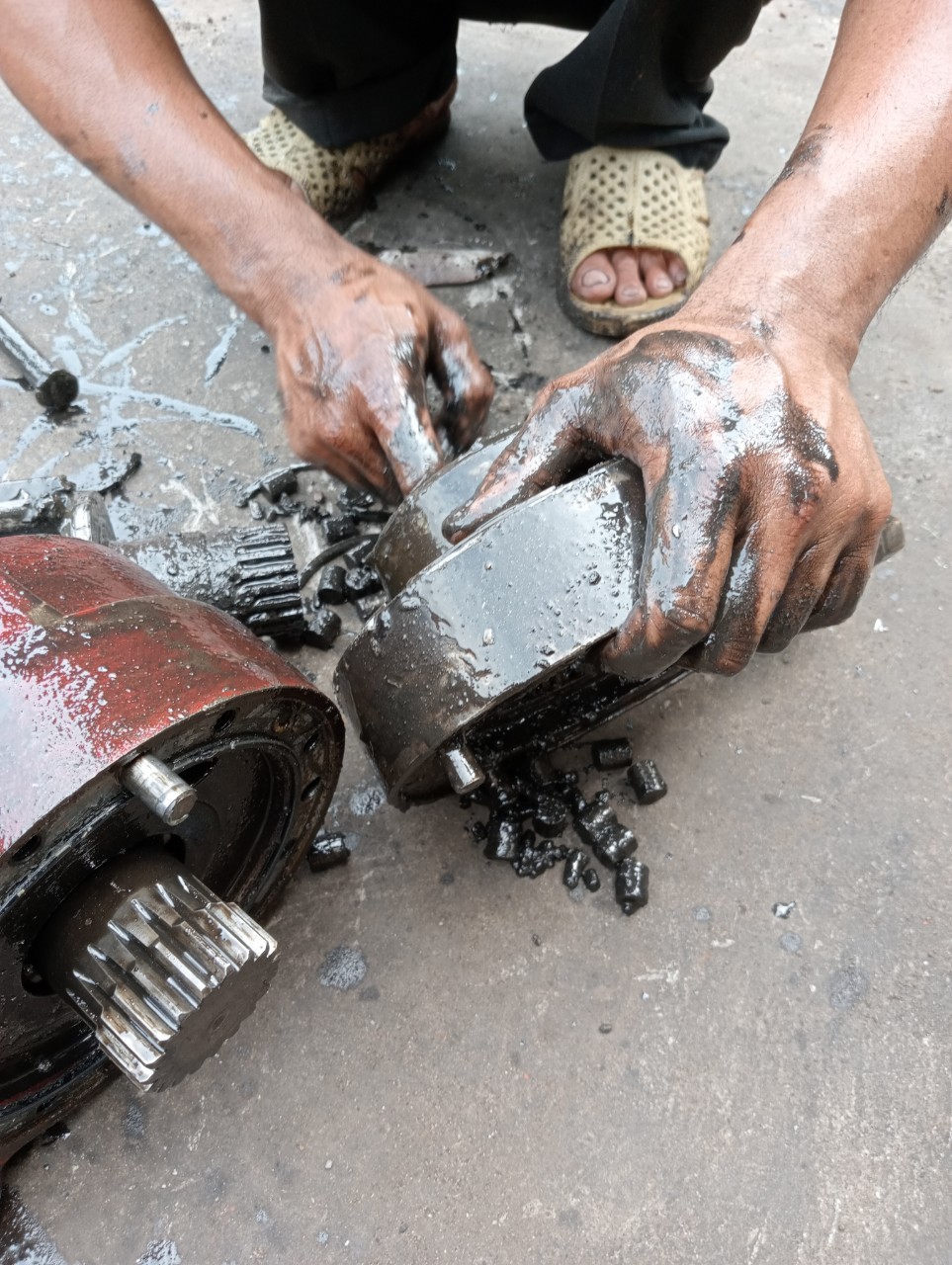 Sửa chữa xe cẩu - Xe Cẩu Trâm Anh Hùng Phát - Công Ty TNHH Trâm Anh Hùng Phát