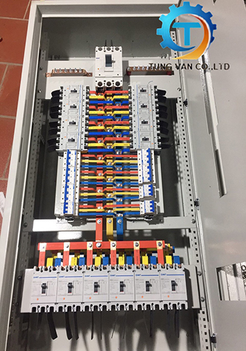 Tủ phân phối DB - Tủ Điện Thang Cáp Tùng Vân  - Công Ty TNHH Sản Xuất Thương Mại Tùng Vân