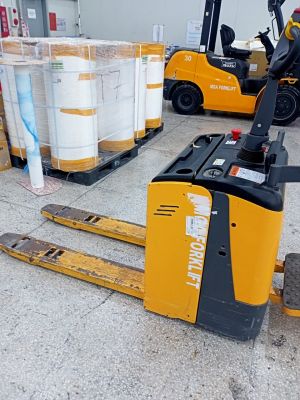 Sửa chữa xe nâng điện