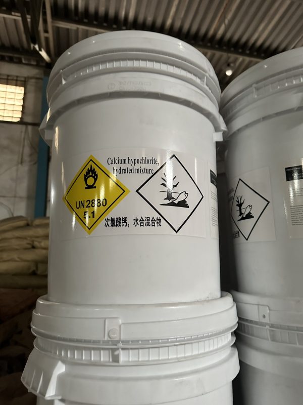 Hóa chất Clorin Trung Quốc - Chlorine cá heo 70% - Hóa Chất An Phú Cường - Công Ty TNHH Hóa Chất Và Môi Trường An Phú Cường