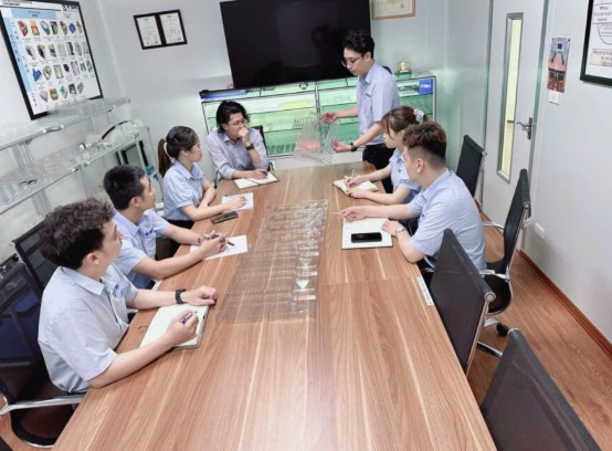 Tập thể công nhân người lao động
