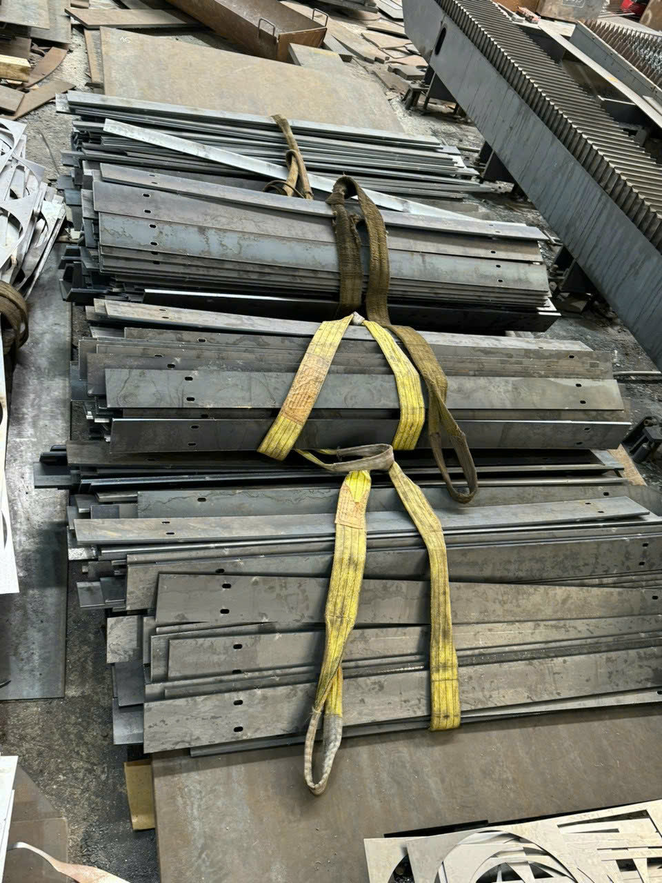 Cắt CNC thép tấm