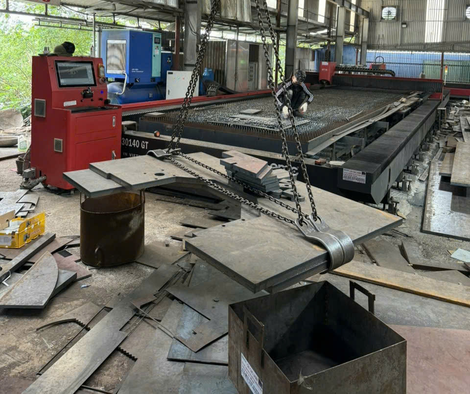 Gia công cắt CNC thép tấm