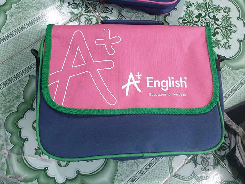 Cặp học sinh English A - May Balo Túi Xách Thiên Phú - Công Ty TNHH XNK May Balo Túi Xách Thiên Phú