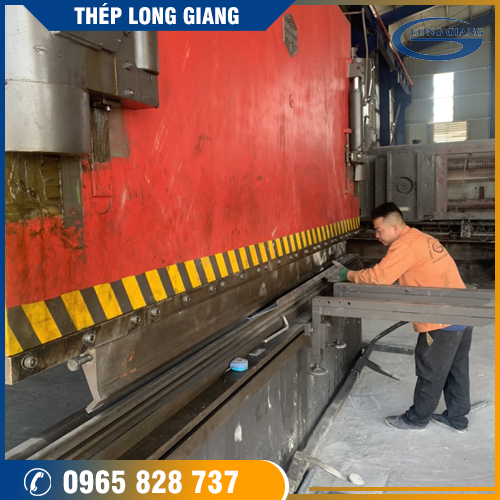 Dịch vụ chặt, cắt CNC - Thép Long Giang - Công Ty TNHH Thương Mại Thép Long Giang