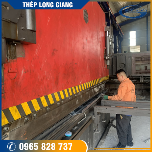 Gia công kim loại theo yêu cầu - Thép Long Giang - Công Ty TNHH Thương Mại Thép Long Giang