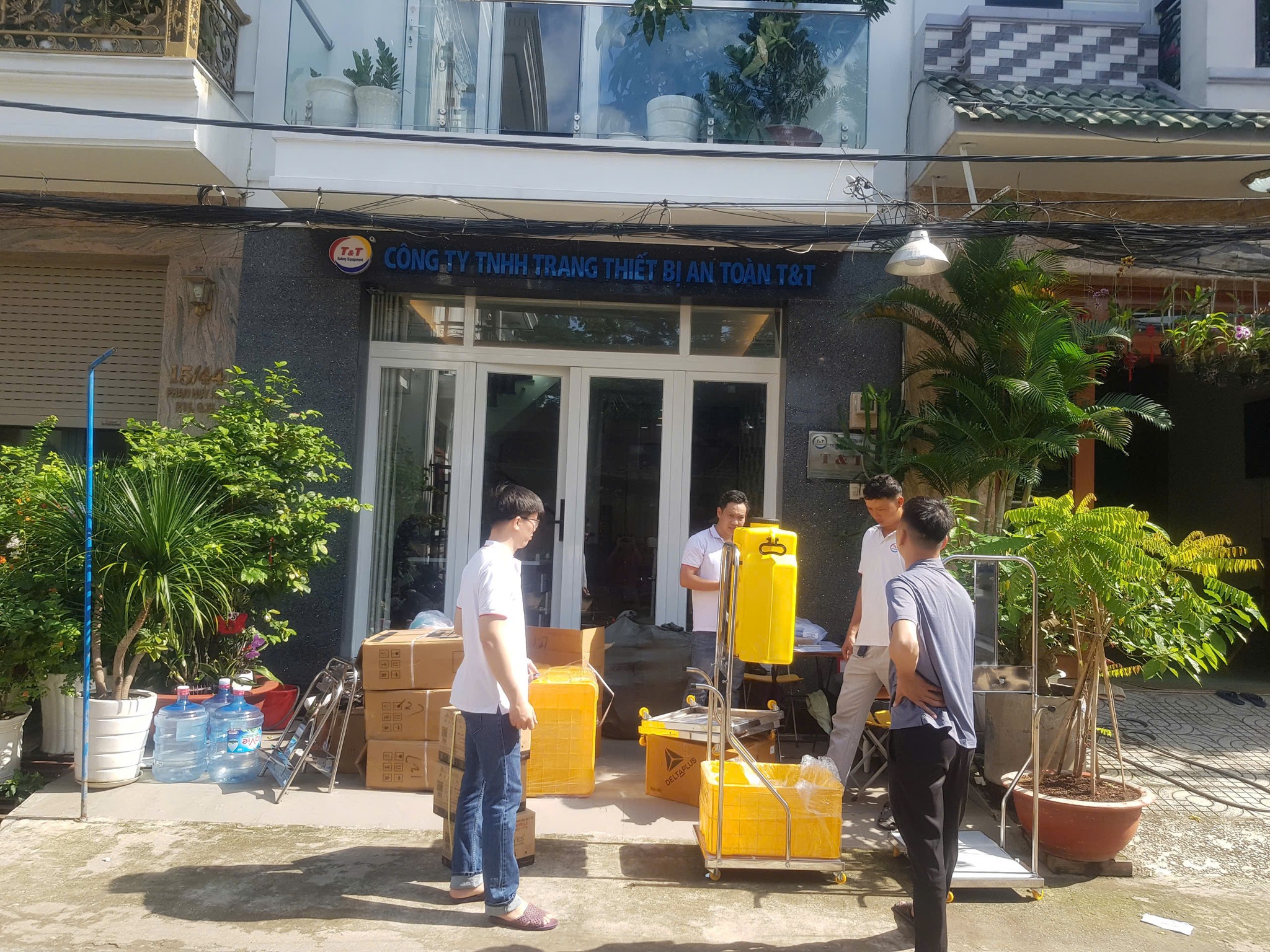 Hình ảnh hoạt động công ty T&T - Trang Thiết Bị An Toàn T&T - Công Ty TNHH Trang Thiết Bị An Toàn T&T