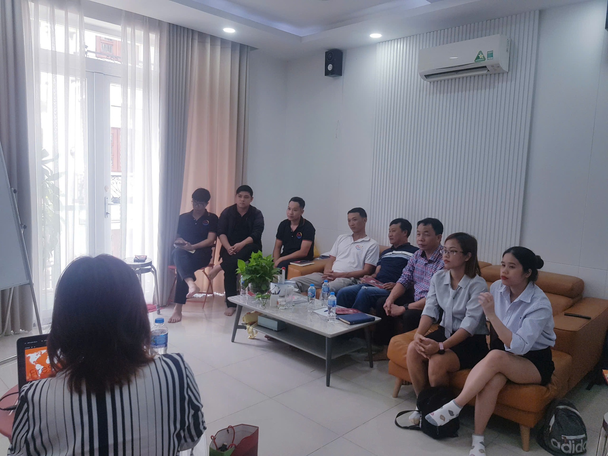 Hình ảnh hoạt động công ty T&T - Trang Thiết Bị An Toàn T&T - Công Ty TNHH Trang Thiết Bị An Toàn T&T