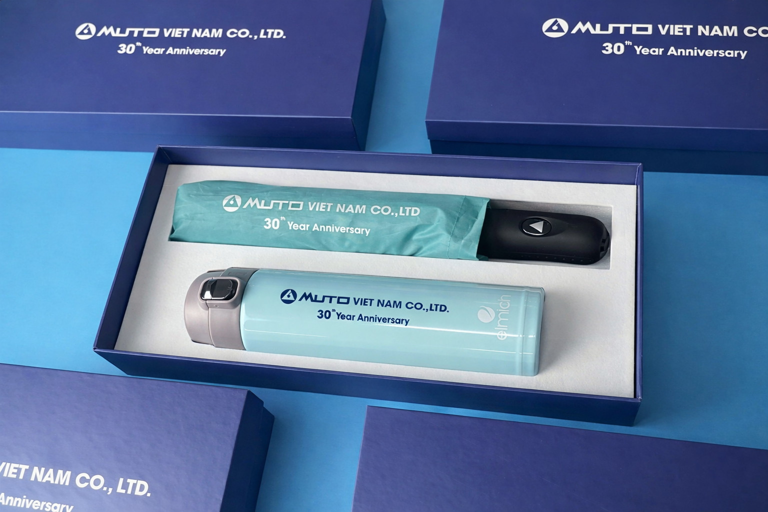 Set quà tặng bình giữ nhiệt và ô dù