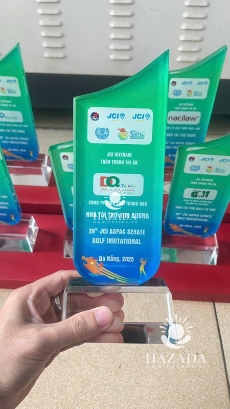 Cup pha lê giải Goft