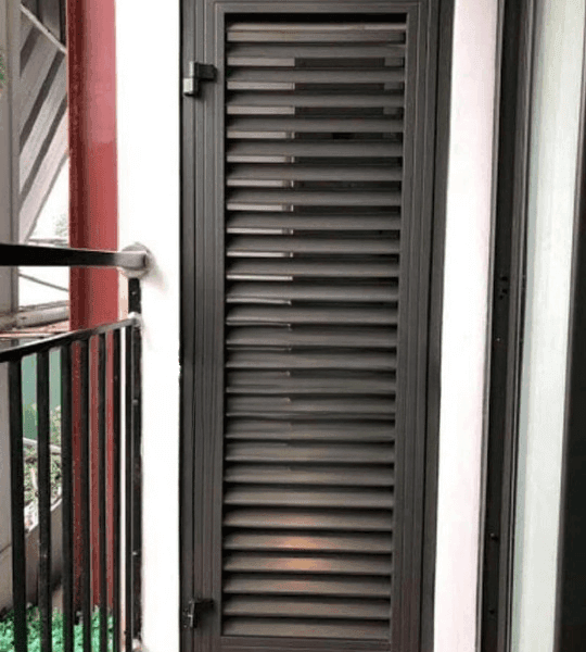 Cửa chớp nhôm