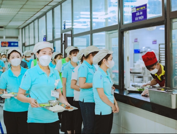 Dịch vụ nấu ăn trực tiếp tại nhà máy