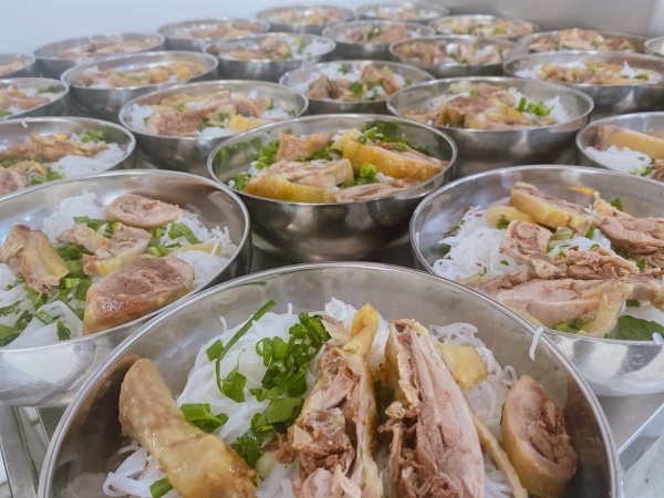 Suất ăn công nghiệp