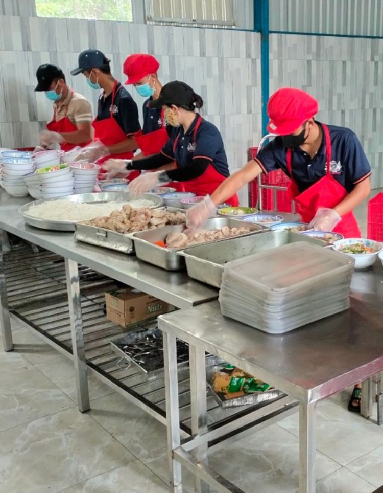 Suất ăn công nghiệp - Suất Ăn Công Nghiệp Phú Đại Thành - Công Ty TNHH Suất Ăn Công Nghiệp Phú Đại Thành