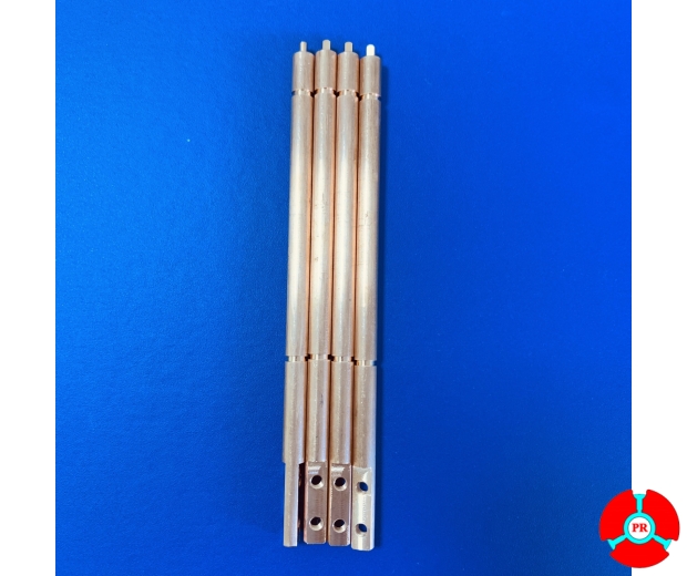 Trục chính dẫn hướng bằng đồng