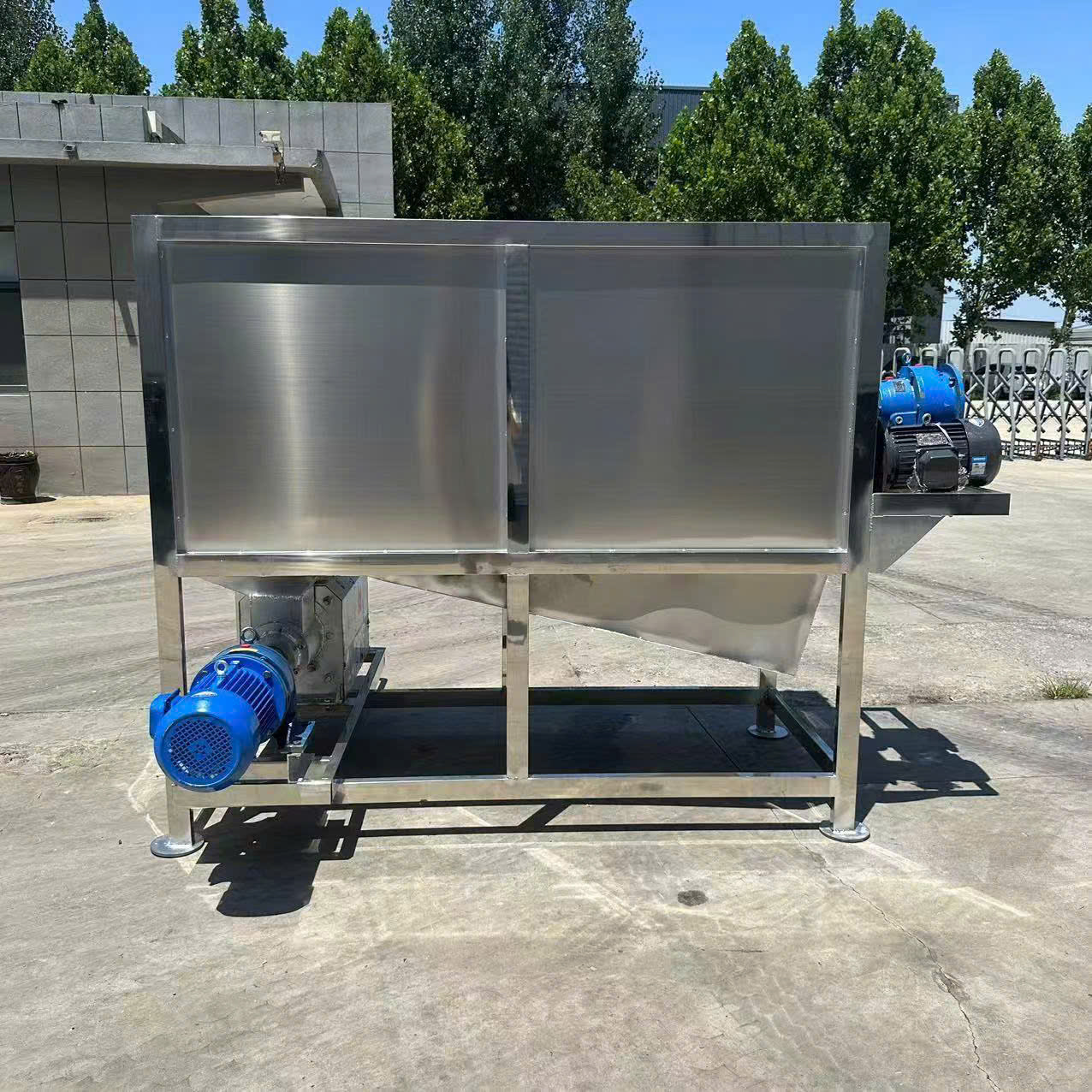 Máy xử lý chất thải chăn nuôi