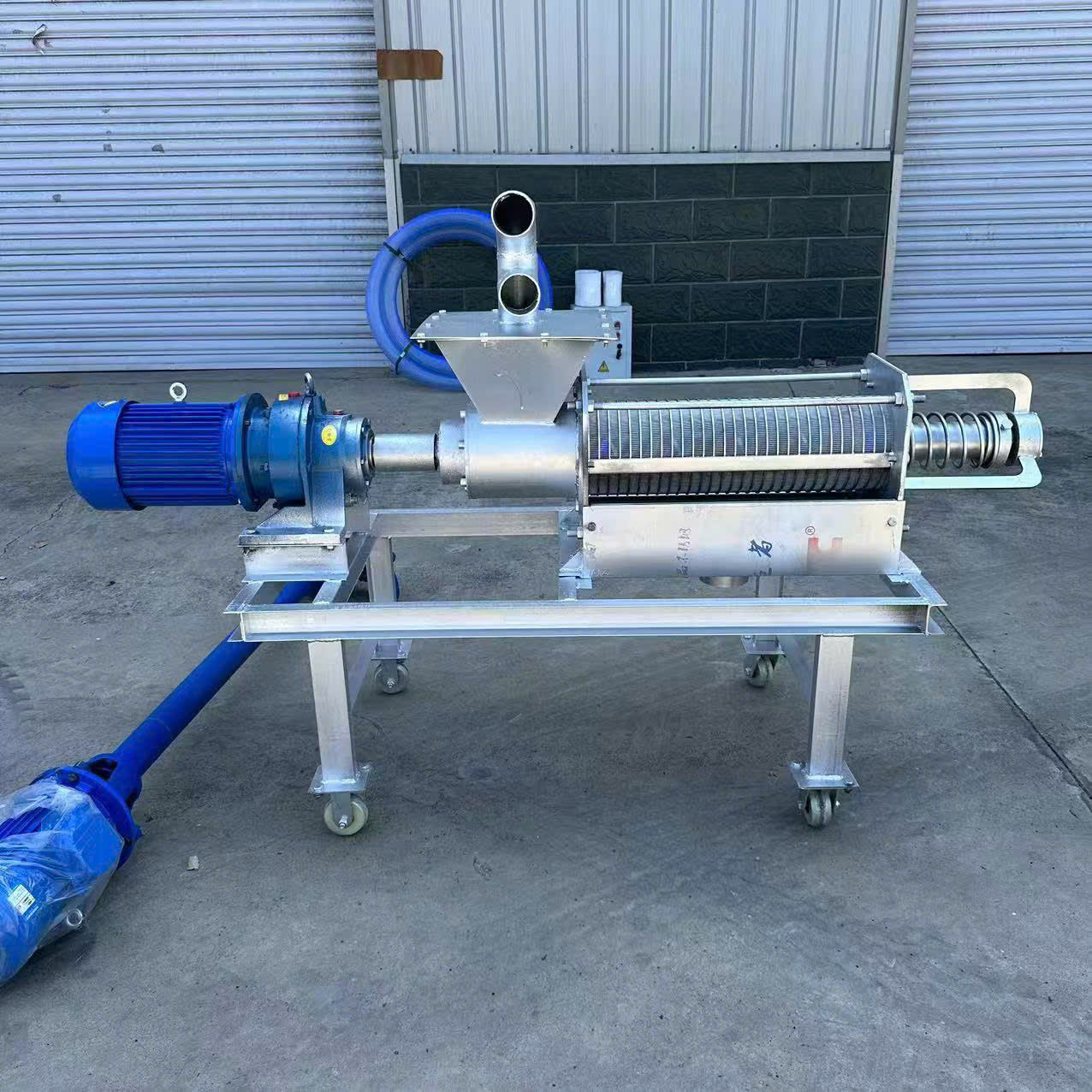 Máy xử lý chất thải chăn nuôi