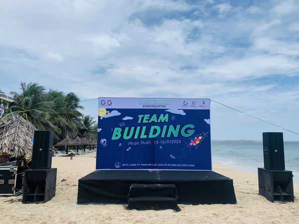 Thi công sân khấu, backdrop team building - Tổ Chức Sự Kiện Trọn Gói Bình Thuận - Tổ Chức Sự Kiện Hà Nhí