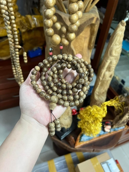 Trầm Indonesia