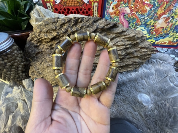 Trầm nổi đeo tay Philipin