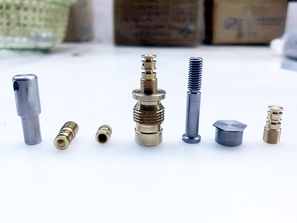 Insert ốc đặc biệt