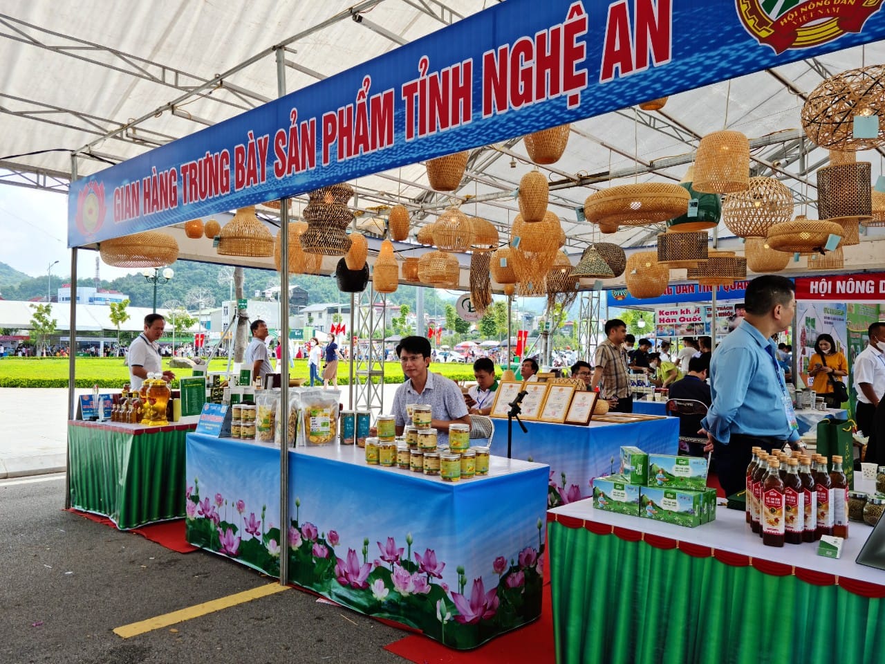 Hoạt động của hợp tác xã nông nghiệp Sen Quê Bác