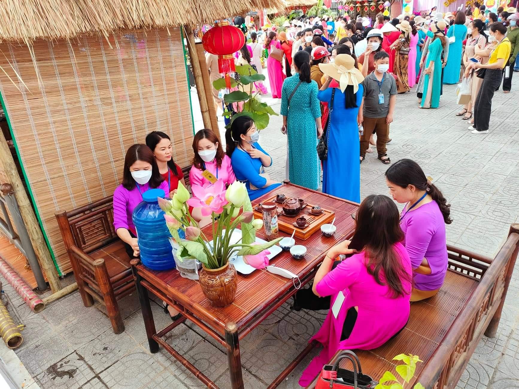 Hoạt động của hợp tác xã nông nghiệp Sen Quê Bác