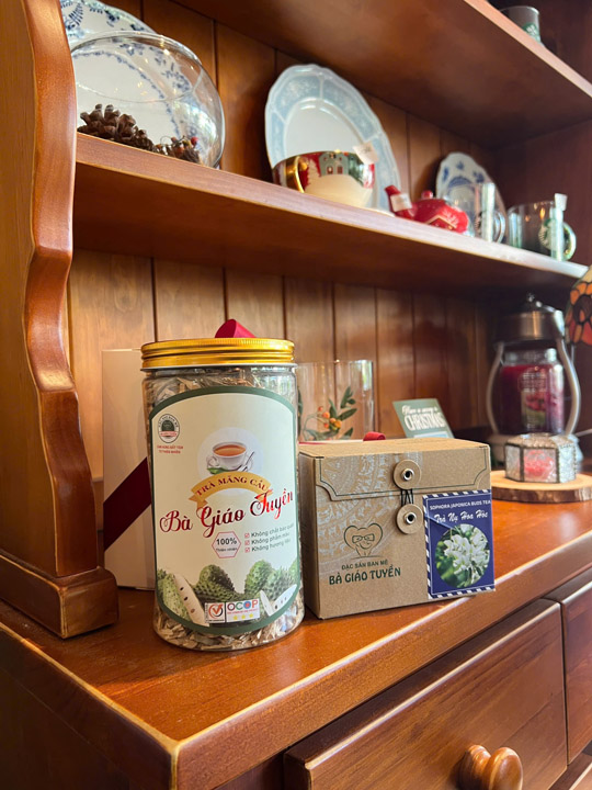 Trà Mãng Cầu Bà Giáo Tuyền - Cà Phê Men`s Coffee - Công Ty TNHH Sản Xuất Thương Mại Và Dịch Vụ Bazan Đỏ
