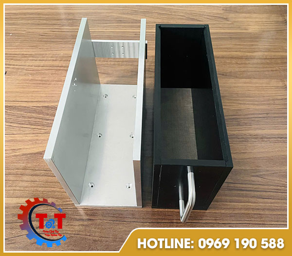 Gia công chi tiết máy - Nhôm T&T - Công Ty TNHH Xây Dựng Cơ Khí Và Thương Mại T&T