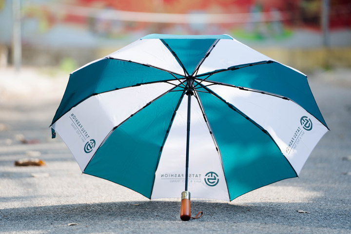 Ô gập 3 tự động 2 chiều 10 nan (tay cầm gỗ) LTH09182 - Ô Dù TATSU - Công Ty Cổ Phần Sản Xuất Ô Cầm Tay TATSU