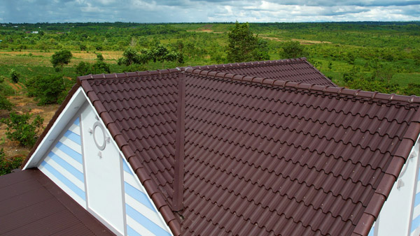 Nhà lợp mái nâu - Tôn Pomina - Công Ty Cổ Phần Tôn Pomina