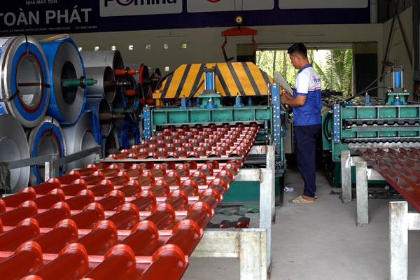 Tôn lạnh màu Pomina cán sóng - Tôn Pomina - Công Ty Cổ Phần Tôn Pomina