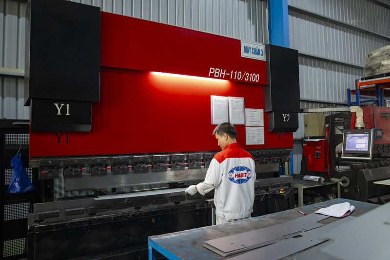 Máy chấn gấp tôn PBH 110/3100