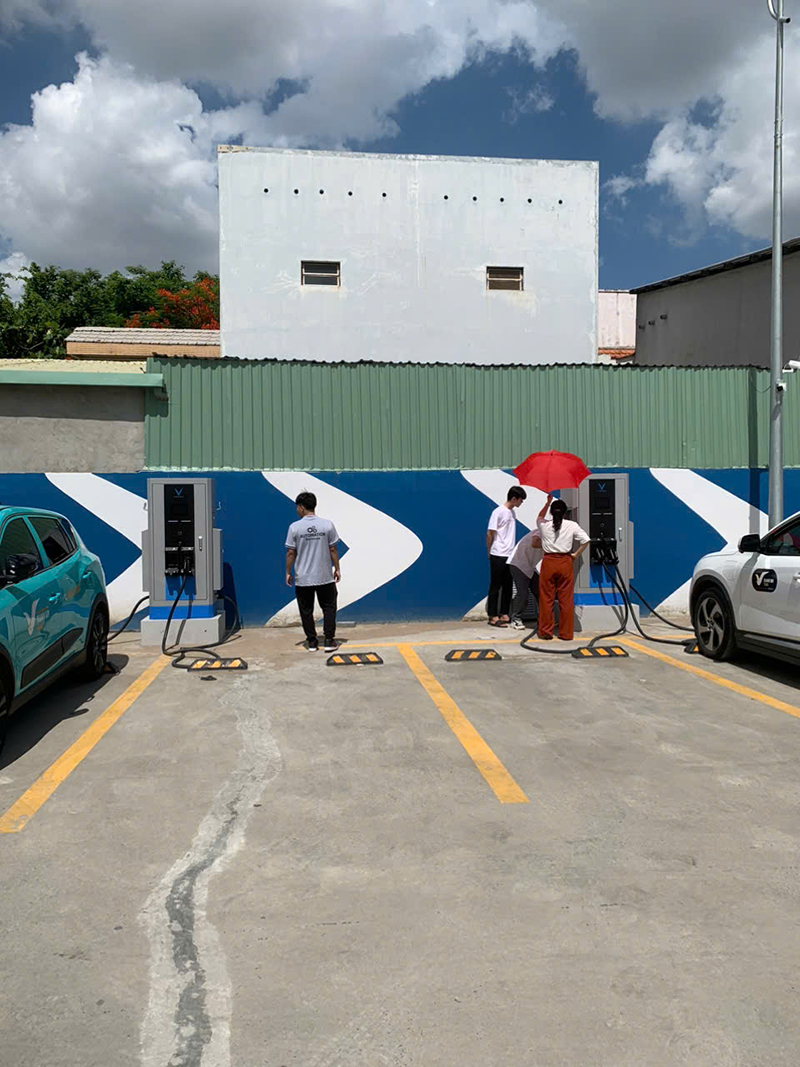 Lắp đặt trạm sạc xe điện
