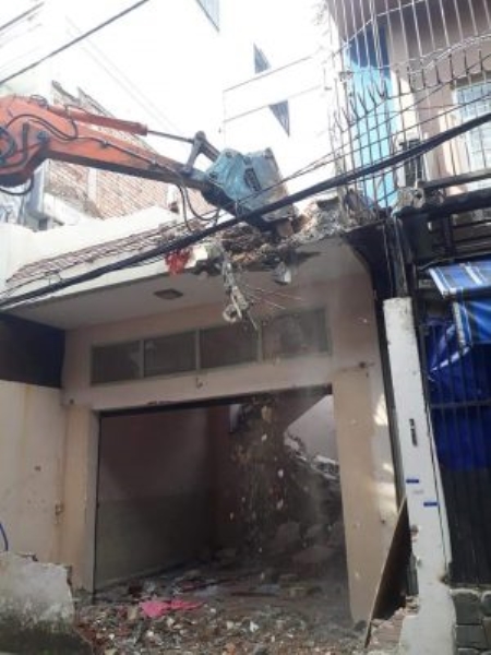 Phá dỡ công trình tại quận 10