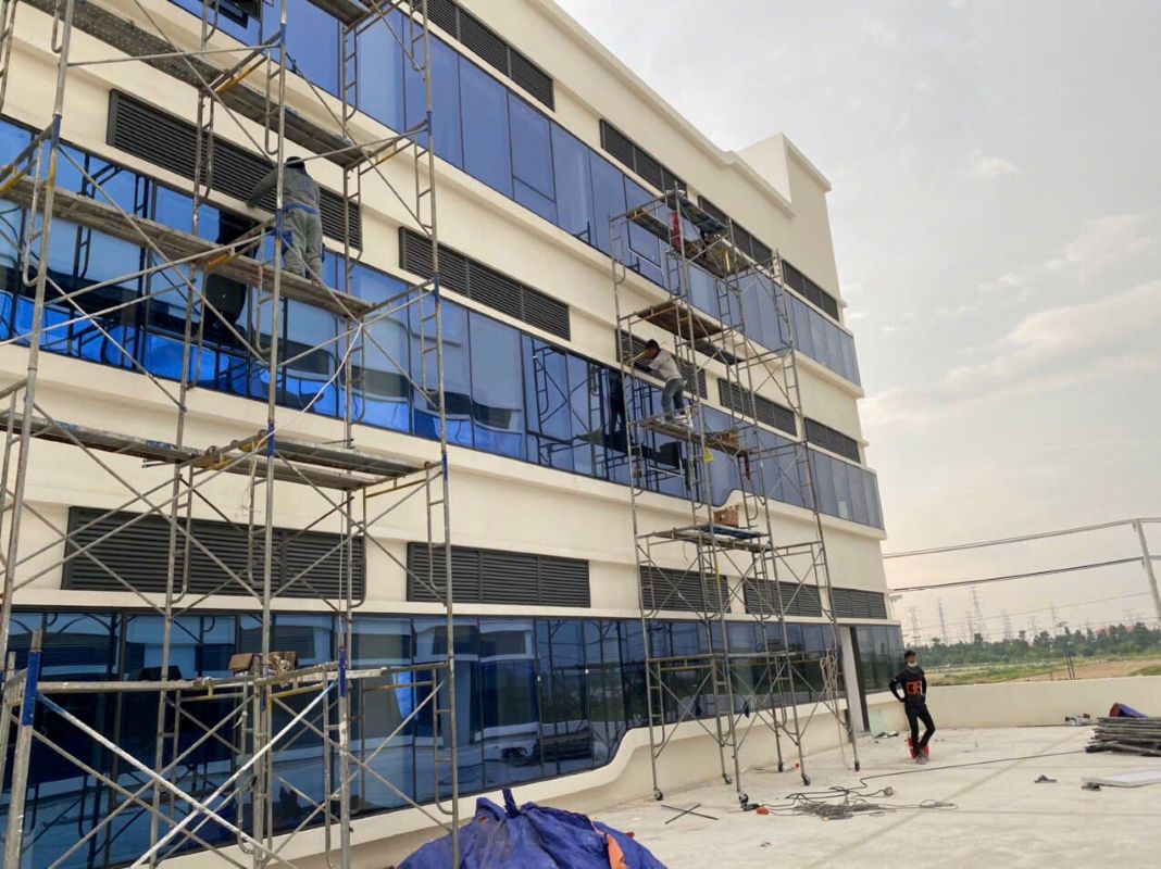 Thi công nhôm kính