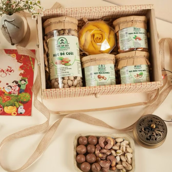 Hộp quà tết truyền thống - Nông Sản Sạch Daklak - Công Ty TNHH Nông Sản Sạch Daklak