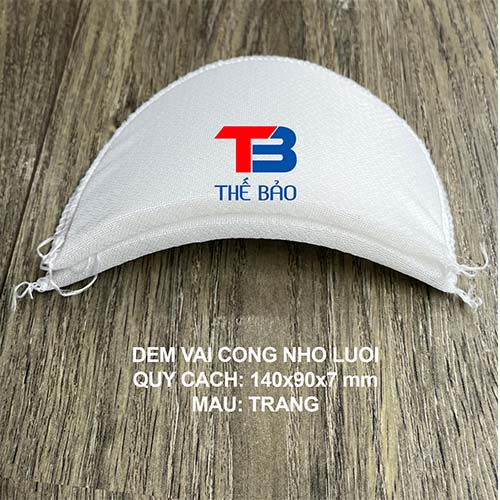 Đệm vai bọc lưới cong nhỏ trắng 140x90x7mm - Mút Đệm áo Thế Bảo - Công Ty TNHH Mousse Định Hình Thế Bảo