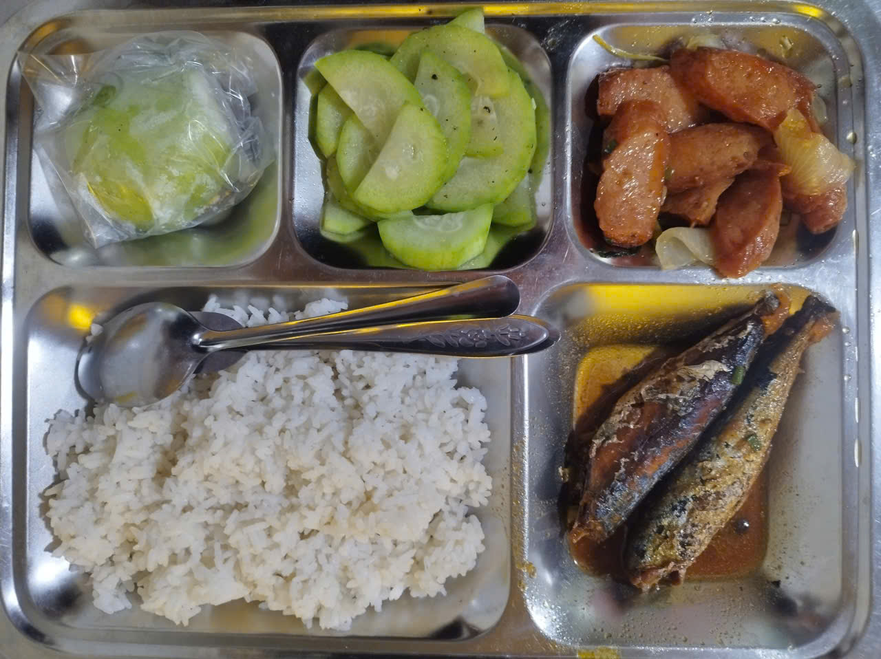 Suất ăn công nghiệp